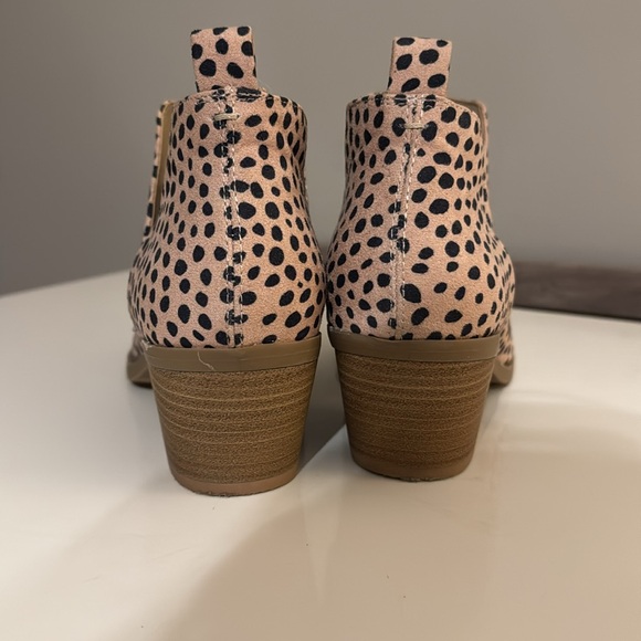 Universal Thread Leopard Booties - Picture 6 of 10